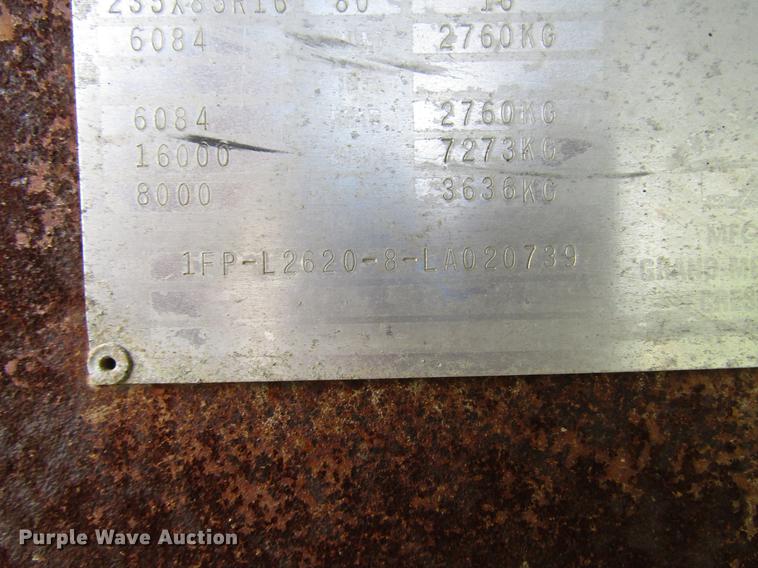 image for item DD7484 1990 Featherlite GN826 livestock trailer