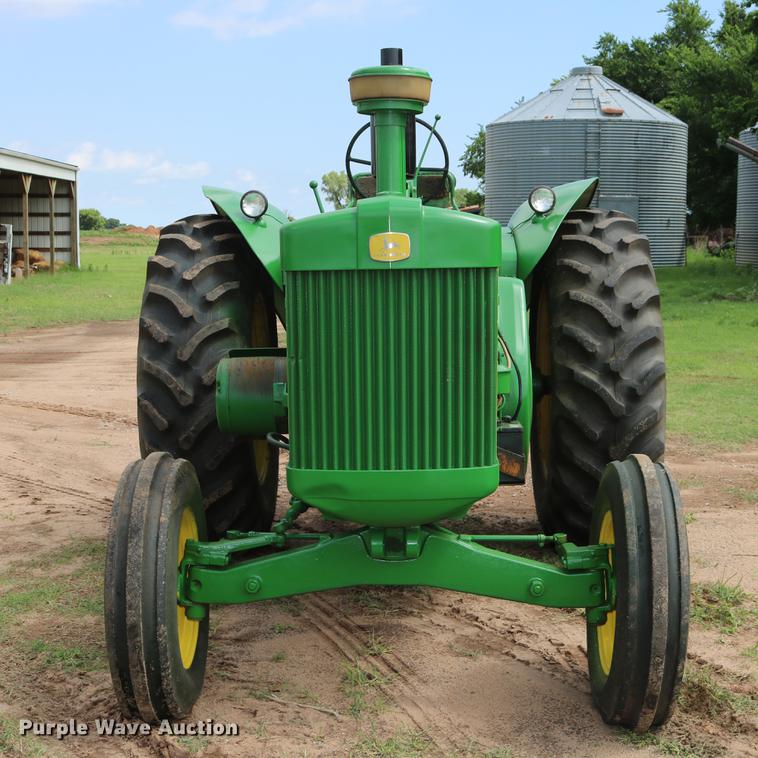 image for item DD8280 1958 John Deere 820 tractor
