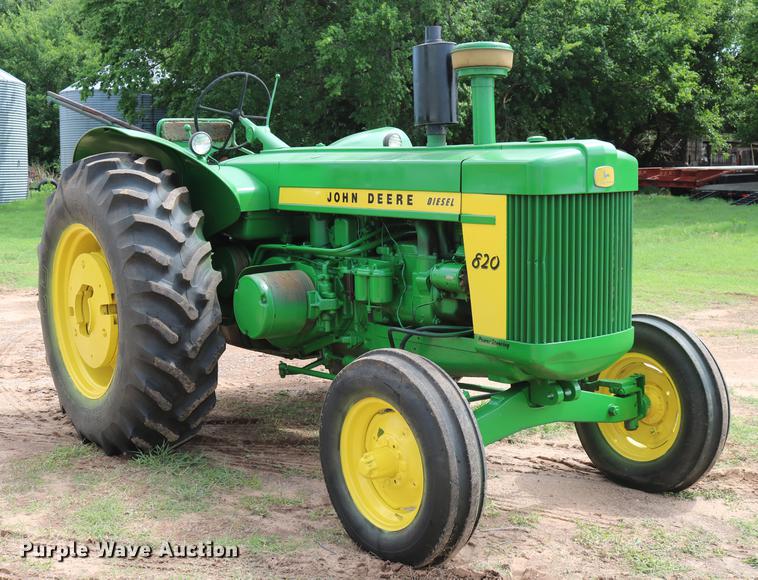 image for item DD8280 1958 John Deere 820 tractor
