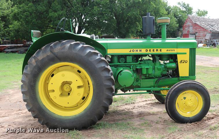 image for item DD8280 1958 John Deere 820 tractor