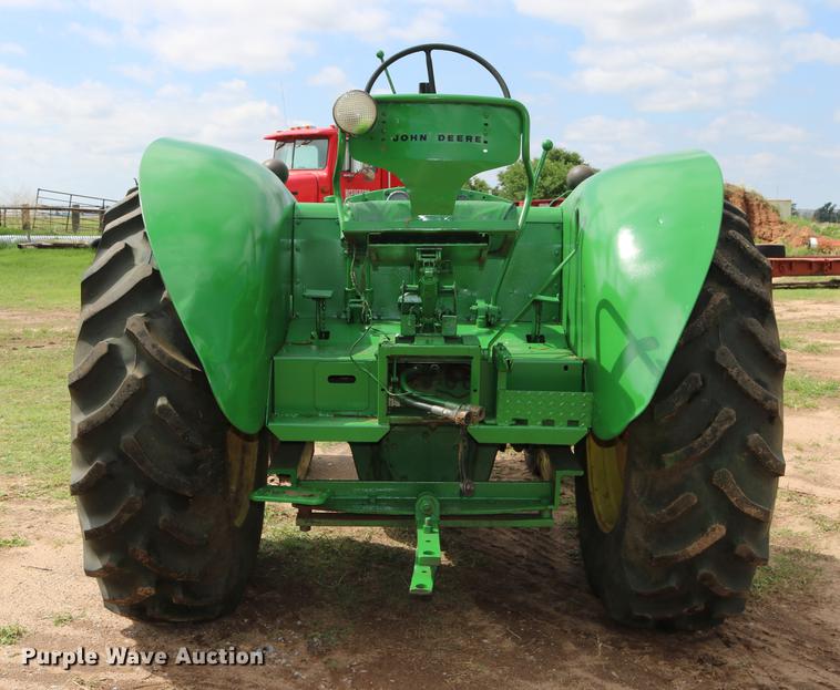 image for item DD8280 1958 John Deere 820 tractor