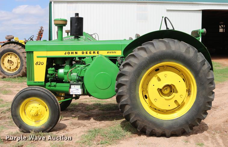 image for item DD8280 1958 John Deere 820 tractor