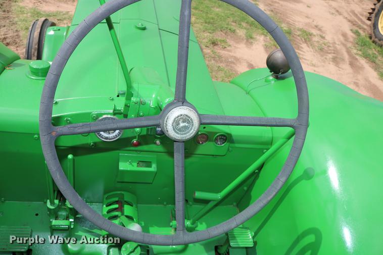 image for item DD8280 1958 John Deere 820 tractor