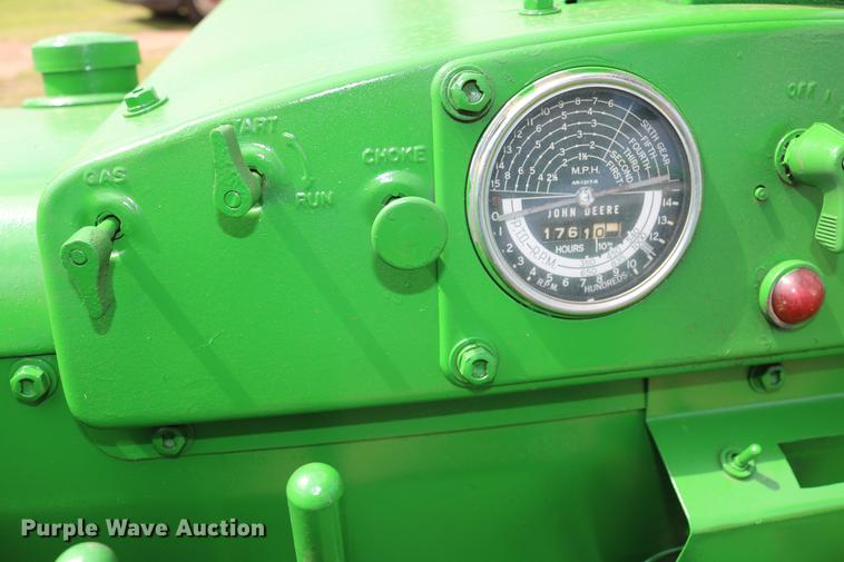 image for item DD8280 1958 John Deere 820 tractor
