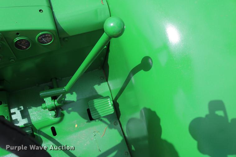 image for item DD8280 1958 John Deere 820 tractor