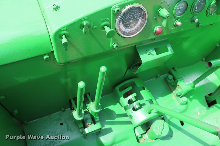 image for item DD8280 1958 John Deere 820 tractor