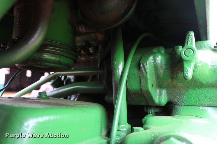 image for item DD8280 1958 John Deere 820 tractor