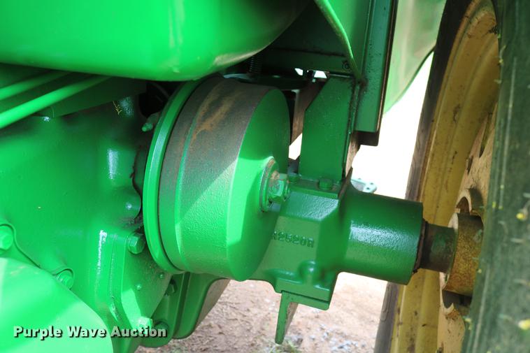 image for item DD8280 1958 John Deere 820 tractor