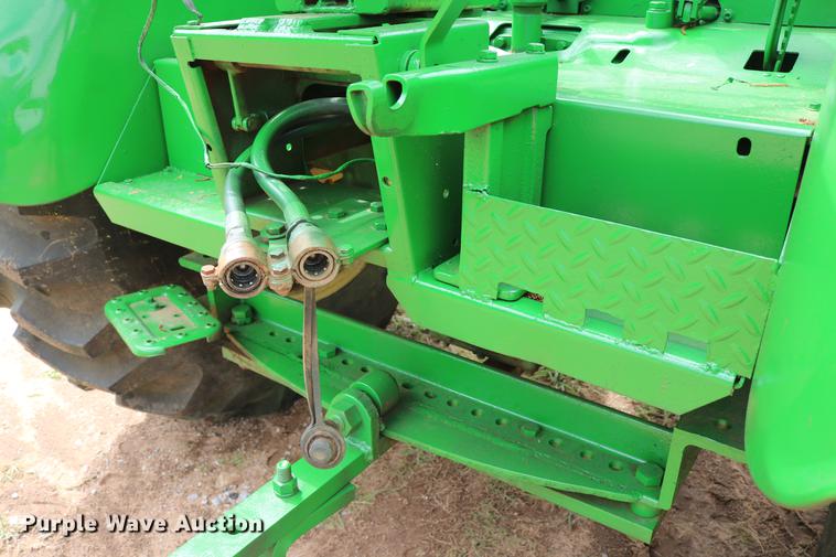 image for item DD8280 1958 John Deere 820 tractor