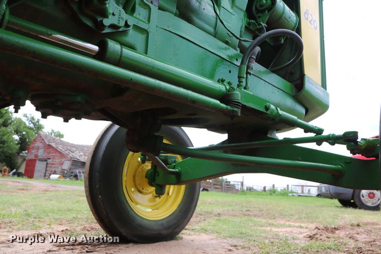 image for item DD8280 1958 John Deere 820 tractor