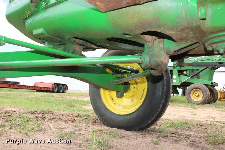 image for item DD8280 1958 John Deere 820 tractor