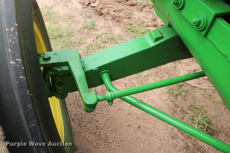 image for item DD8280 1958 John Deere 820 tractor