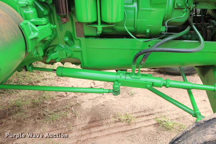 image for item DD8280 1958 John Deere 820 tractor