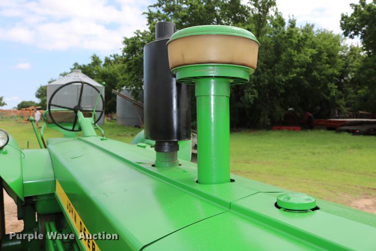 image for item DD8280 1958 John Deere 820 tractor