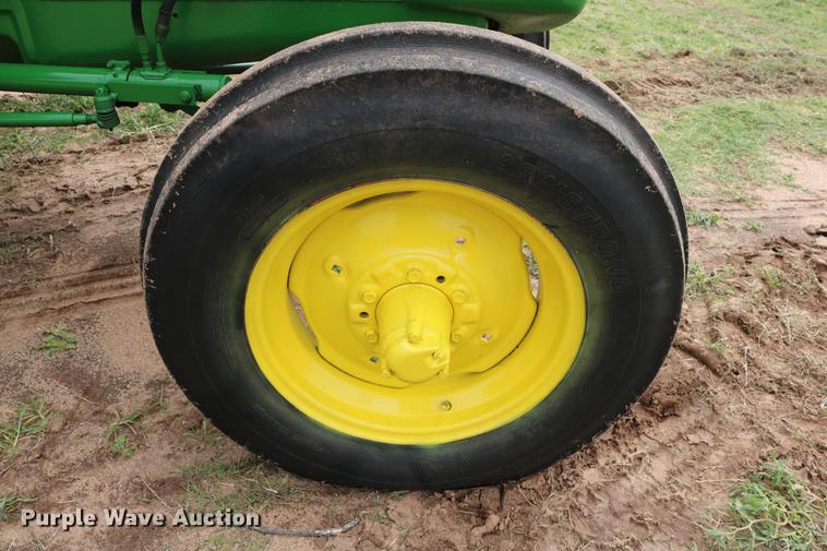 image for item DD8280 1958 John Deere 820 tractor