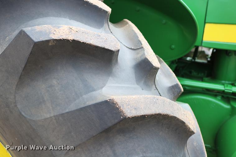 image for item DD8280 1958 John Deere 820 tractor