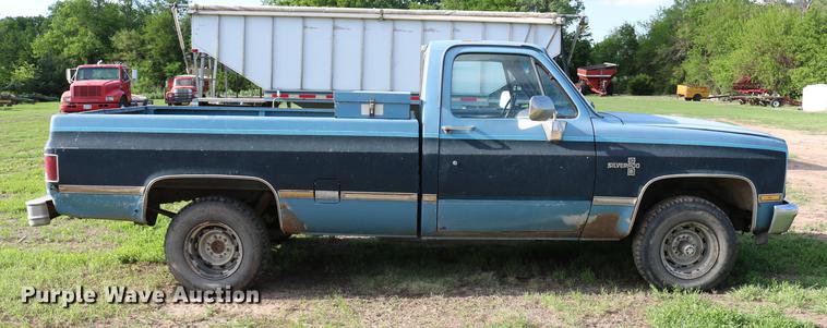 image for item DD8787 1984 Chevrolet Silverado K10 pickup truck
