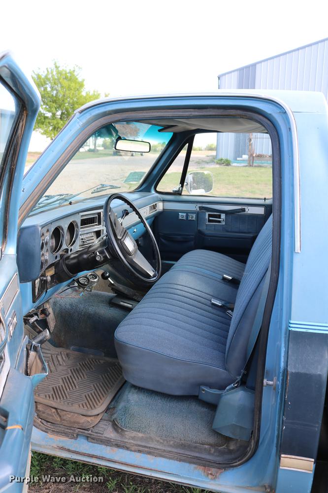 image for item DD8787 1984 Chevrolet Silverado K10 pickup truck