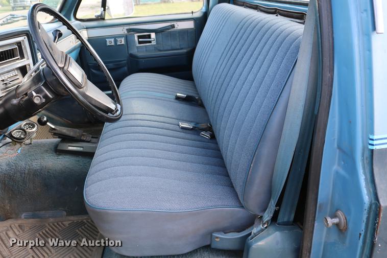 image for item DD8787 1984 Chevrolet Silverado K10 pickup truck