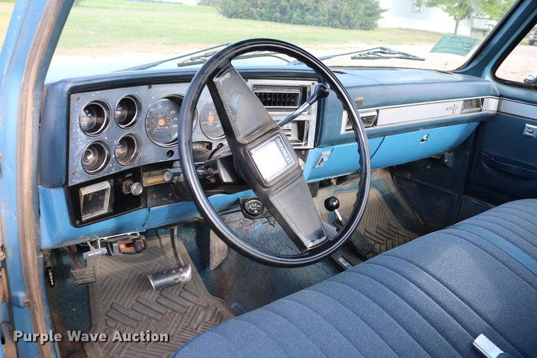 image for item DD8787 1984 Chevrolet Silverado K10 pickup truck