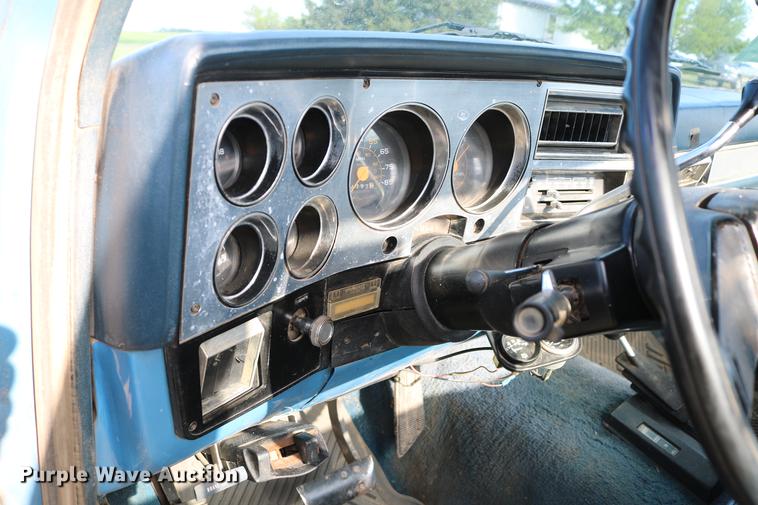 image for item DD8787 1984 Chevrolet Silverado K10 pickup truck