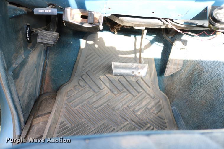 image for item DD8787 1984 Chevrolet Silverado K10 pickup truck