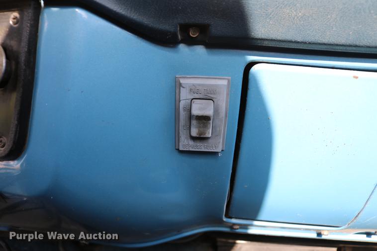 image for item DD8787 1984 Chevrolet Silverado K10 pickup truck