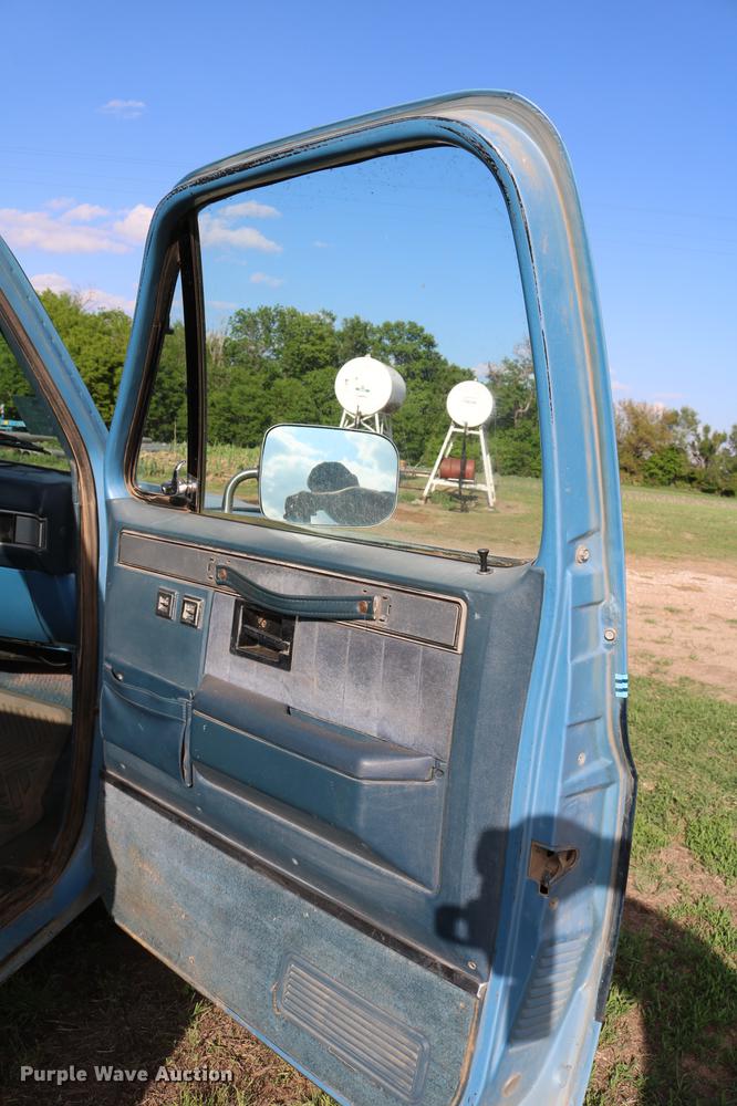 image for item DD8787 1984 Chevrolet Silverado K10 pickup truck