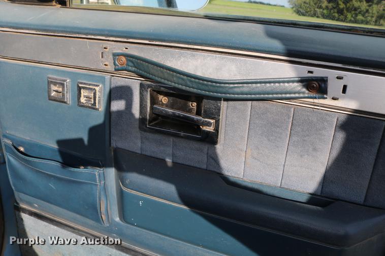 image for item DD8787 1984 Chevrolet Silverado K10 pickup truck