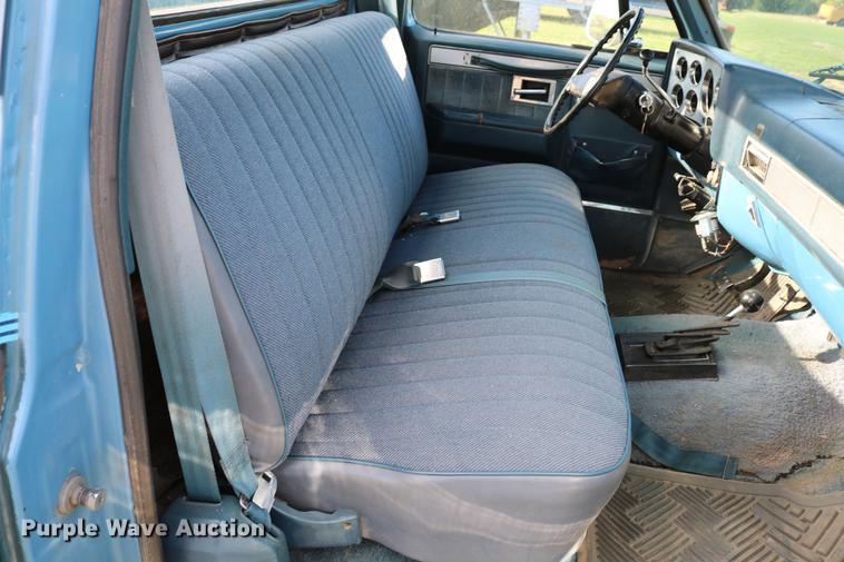 image for item DD8787 1984 Chevrolet Silverado K10 pickup truck