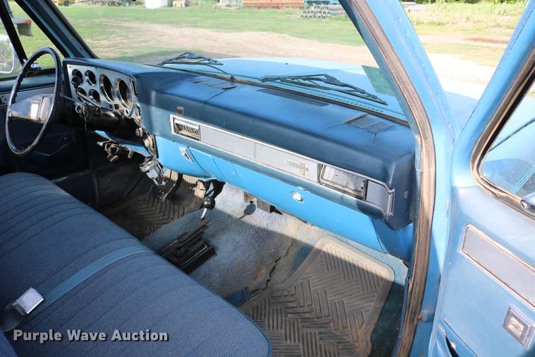 image for item DD8787 1984 Chevrolet Silverado K10 pickup truck