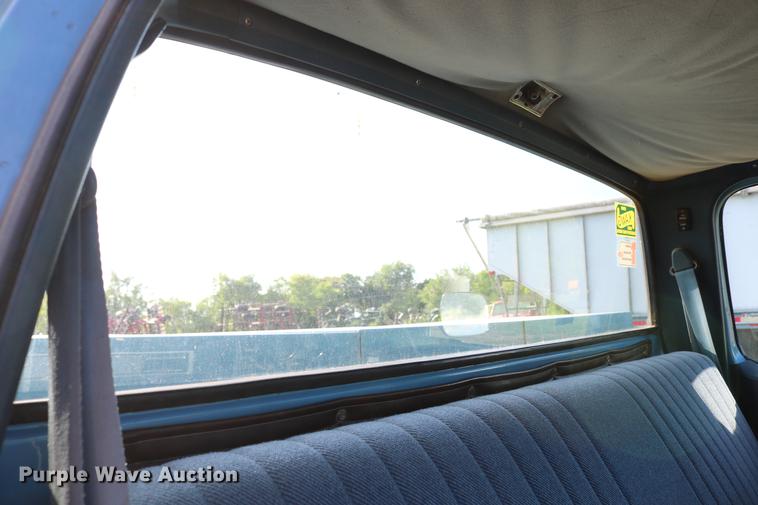 image for item DD8787 1984 Chevrolet Silverado K10 pickup truck