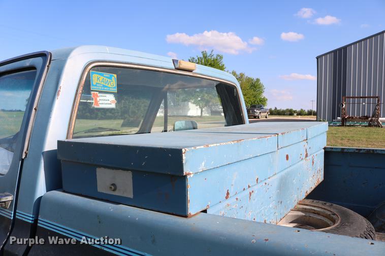 image for item DD8787 1984 Chevrolet Silverado K10 pickup truck