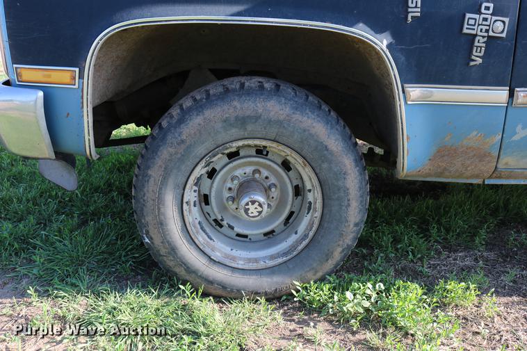 image for item DD8787 1984 Chevrolet Silverado K10 pickup truck