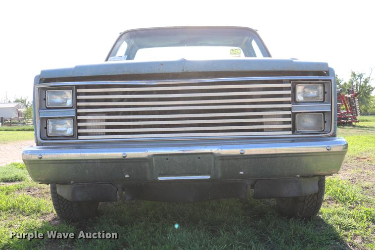 image for item DD8787 1984 Chevrolet Silverado K10 pickup truck
