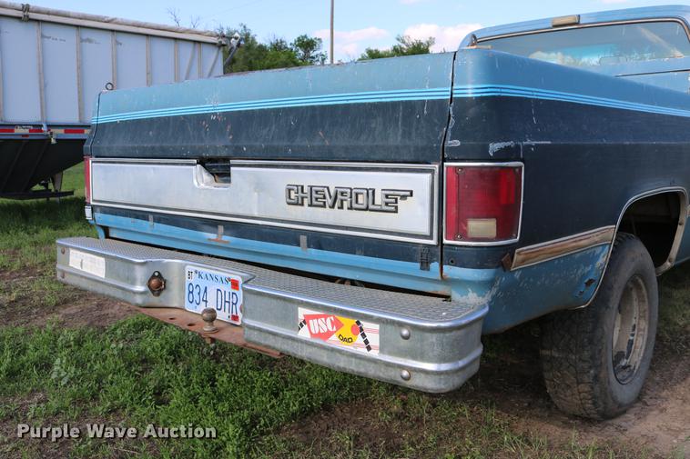 image for item DD8787 1984 Chevrolet Silverado K10 pickup truck