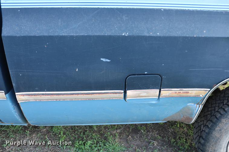 image for item DD8787 1984 Chevrolet Silverado K10 pickup truck