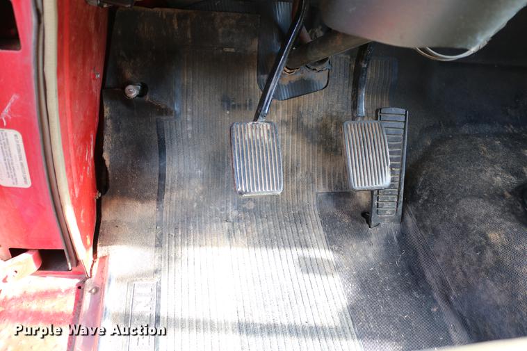 image for item DD8788 1970 International Loadstar 1600 grain truck