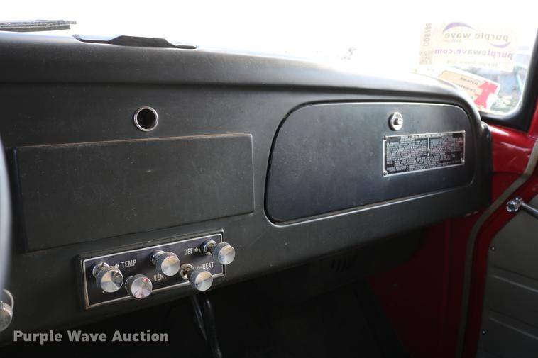 image for item DD8788 1970 International Loadstar 1600 grain truck