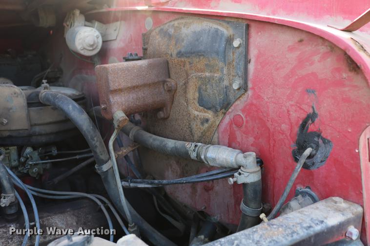 image for item DD8788 1970 International Loadstar 1600 grain truck