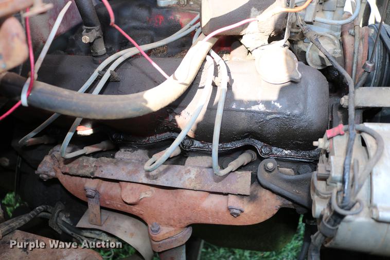 image for item DD8788 1970 International Loadstar 1600 grain truck