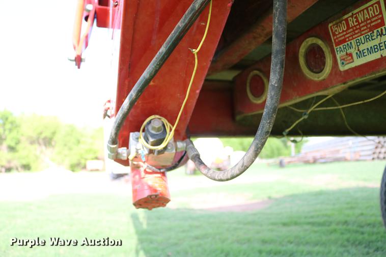 image for item DD8788 1970 International Loadstar 1600 grain truck