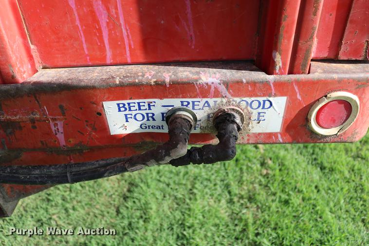 image for item DD8788 1970 International Loadstar 1600 grain truck