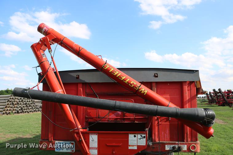 image for item DD8788 1970 International Loadstar 1600 grain truck