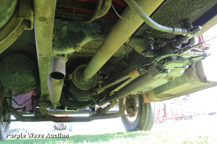 image for item DD8788 1970 International Loadstar 1600 grain truck