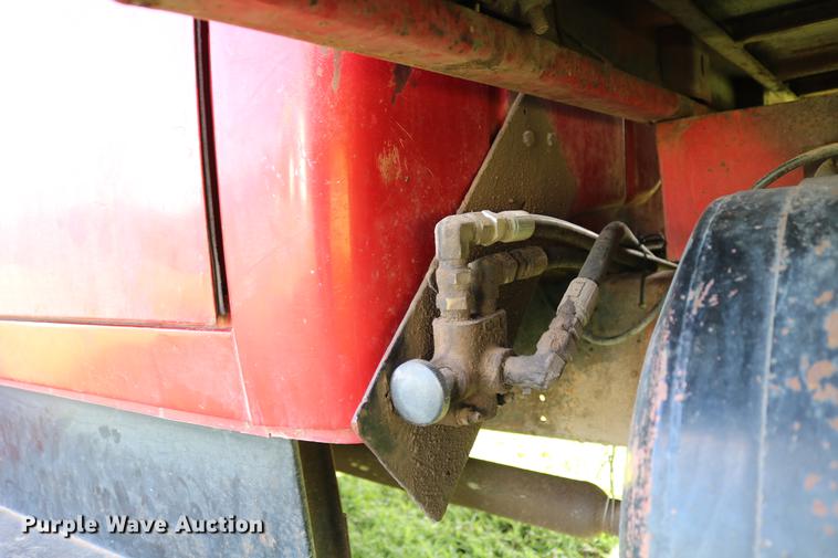 image for item DD8788 1970 International Loadstar 1600 grain truck