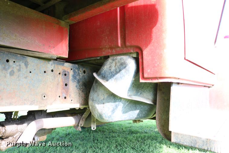 image for item DD8788 1970 International Loadstar 1600 grain truck