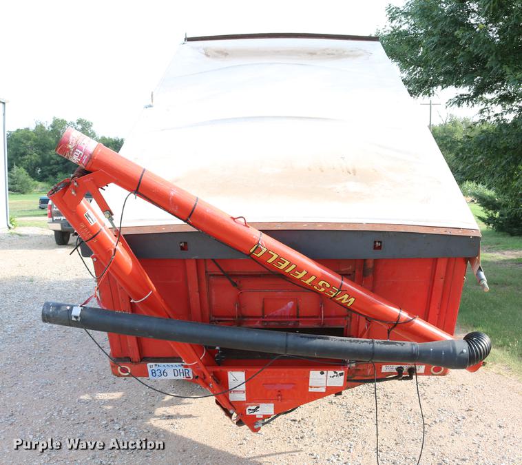 image for item DD8788 1970 International Loadstar 1600 grain truck