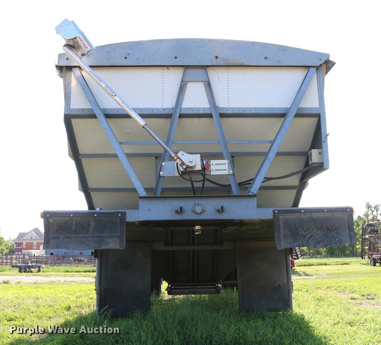 image for item DD8789 1979 Doonan single hopper bottom grain trailer