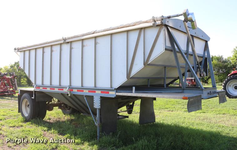 image for item DD8789 1979 Doonan single hopper bottom grain trailer